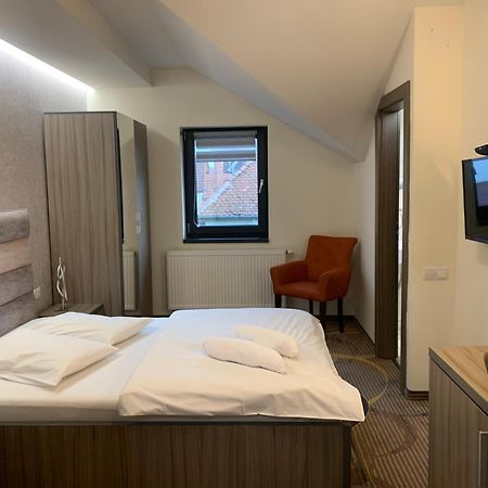 Stella Di Monte Hotel Sibiu Bagian luar foto