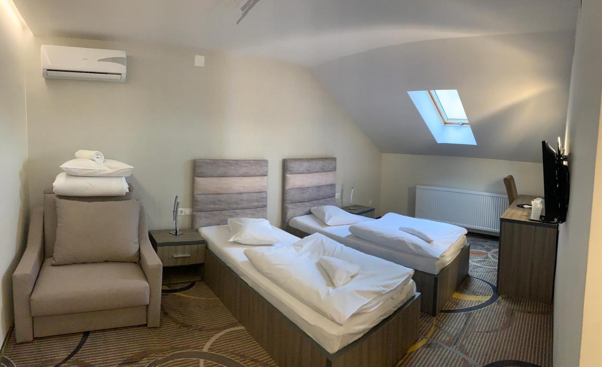 Stella Di Monte Hotel Sibiu Bagian luar foto