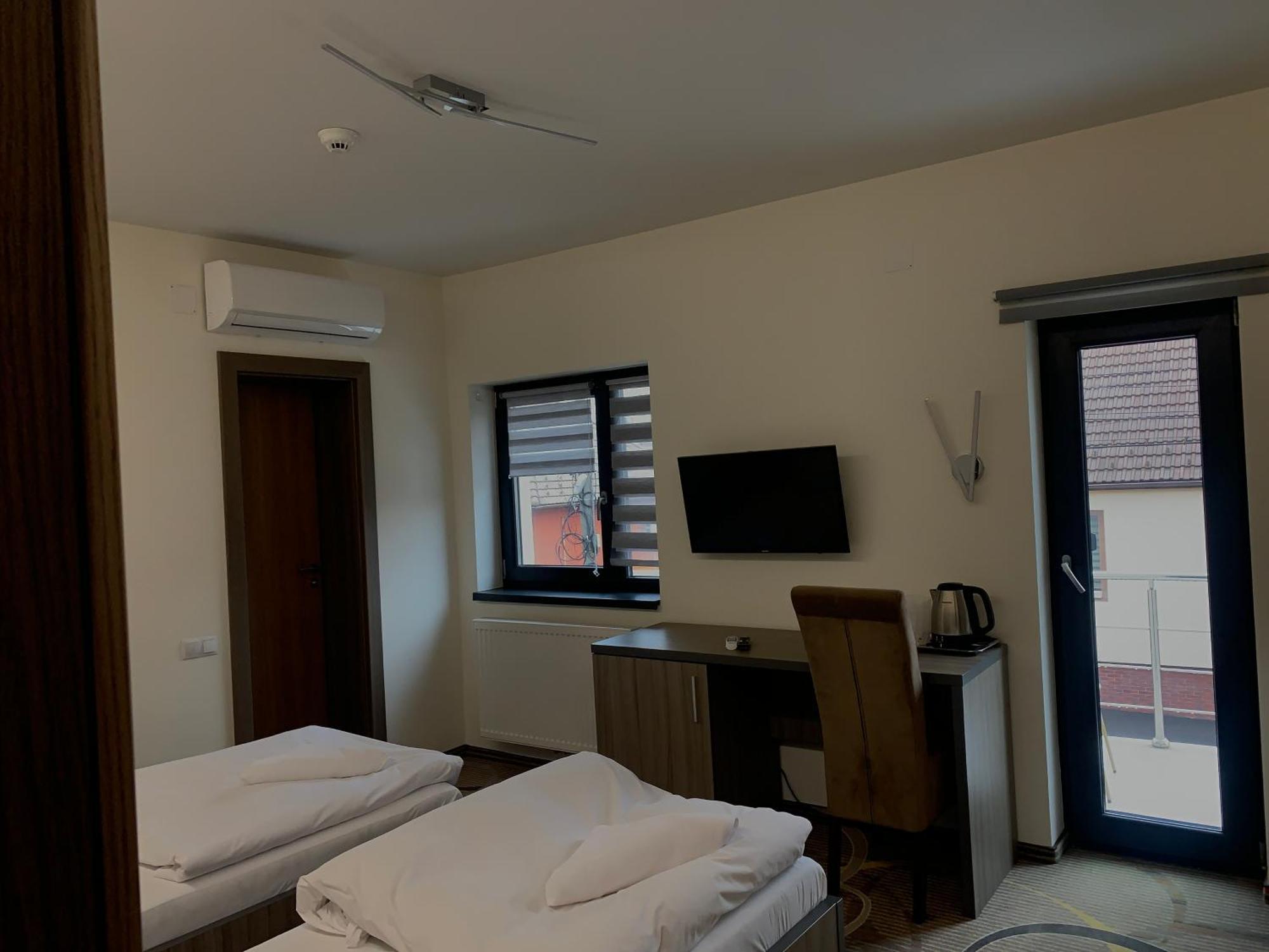 Stella Di Monte Hotel Sibiu Bagian luar foto