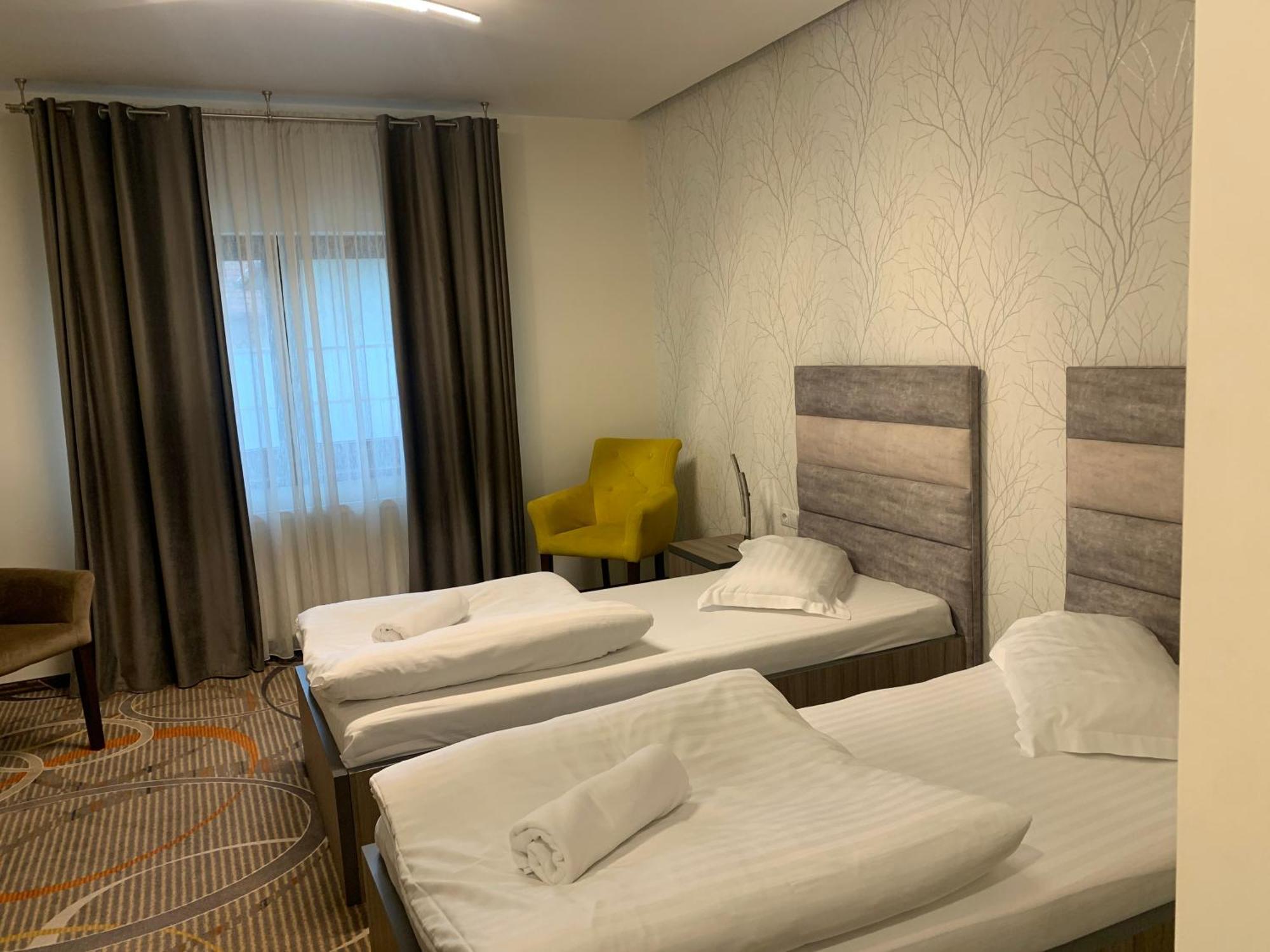 Stella Di Monte Hotel Sibiu Bagian luar foto